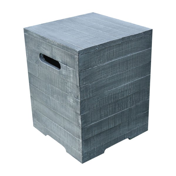 Quadratischer Hocker aus Holzlatten in Grau mit seitlicher Grifföffnung.