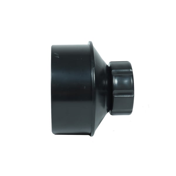 Schwarzes Reduzierstück aus Kunststoff für Rohrleitungen mit geriffeltem Anschluss.