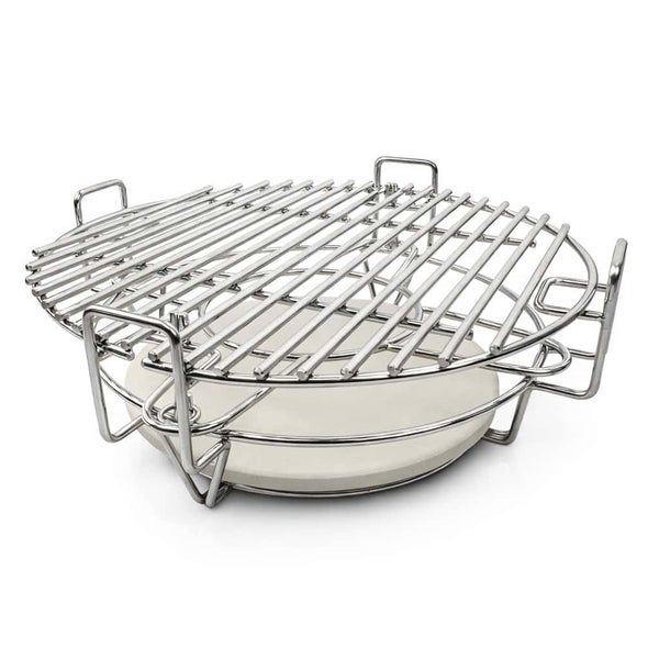 Mehrstufiges Grillrost-System aus Edelstahl mit Deflektorstein aus Keramik.