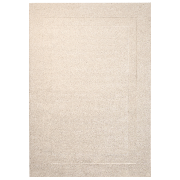 Rechteckiger Hochflor-Teppich in Beige mit schlichtem Rahmen.