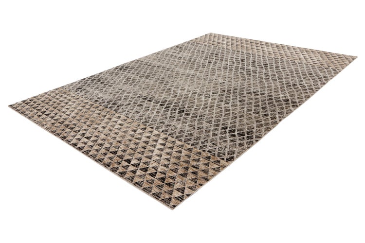 Rechteckiger Teppich mit geometrischem Rautenmuster in verschiedenen Abstufungen.
