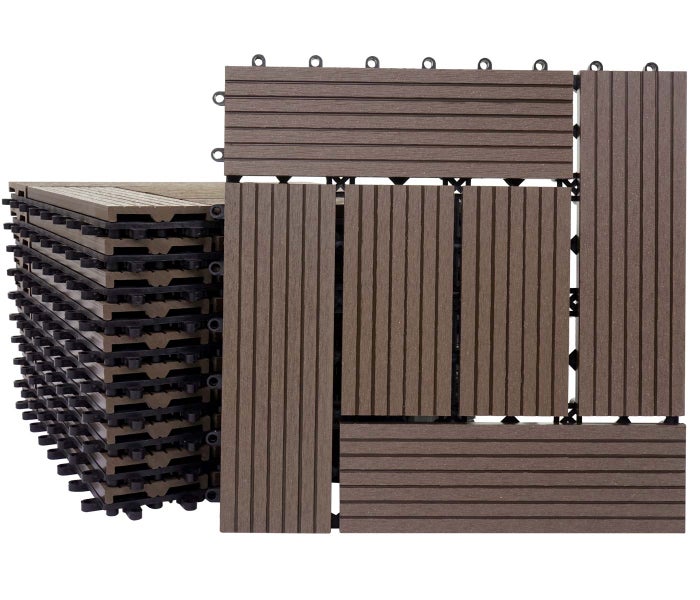 Terrassenfliese aus Holz-Kunststoff-Verbundwerkstoff mit Klicksystem und geriffelter Oberfläche, Stapel Fliesen.
