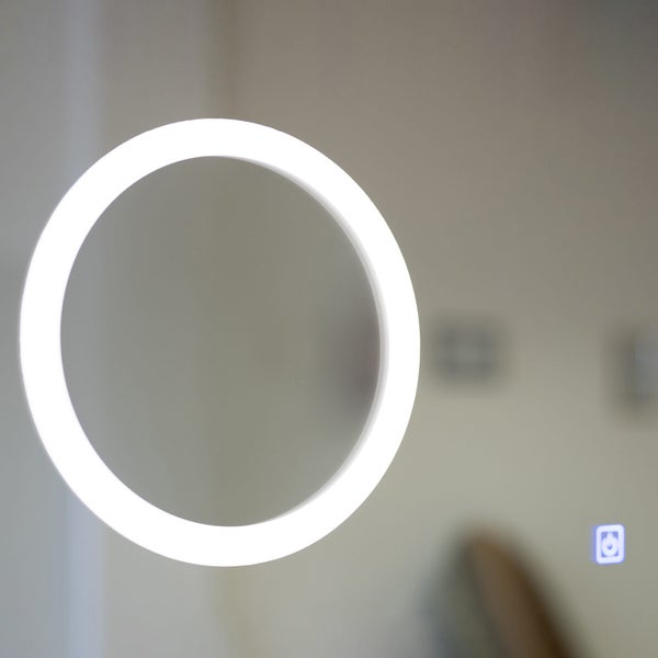 LED-Spiegel 80x60 mit Digitaluhr und Vergrößerungslinse