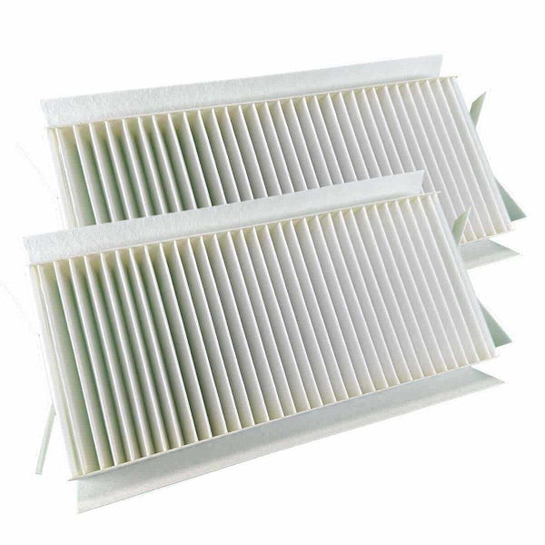 Zwei Innenraumfilter für Fahrzeuge