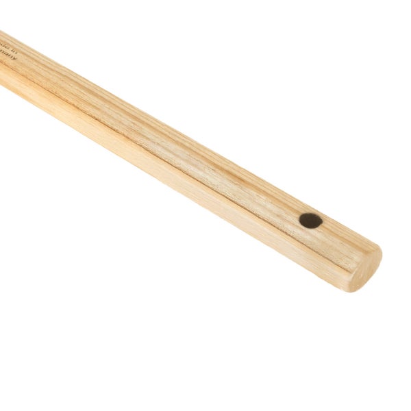 Ersatzstiel aus Holz für ein Werkzeug mit Aufdruck Made in Germany