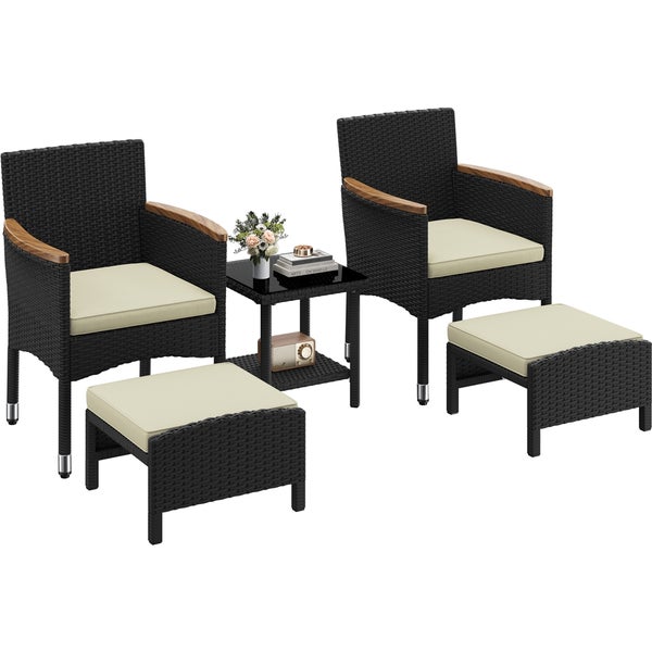 Gartenmöbel-Set mit zwei Sesseln, zwei Hockern und einem Beistelltisch für den Außenbereich