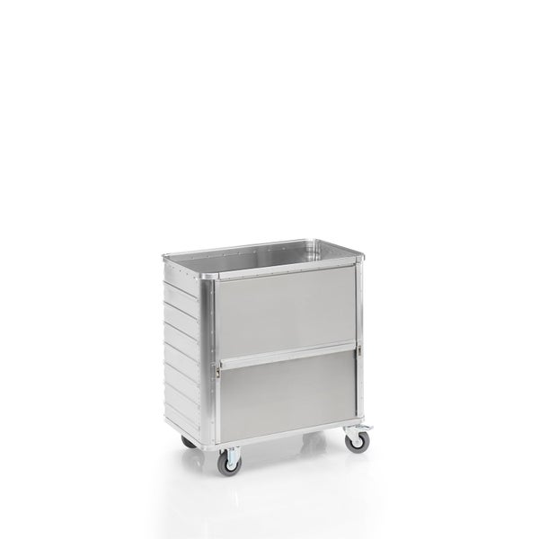 Aluminium-Transportwagen mit abklappbarer Längswand und vier Rollen.