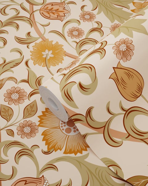 Vliestapete mit floralem Vintage-Muster, beige, ocker und grün, stilisierte Blumen und Ranken.