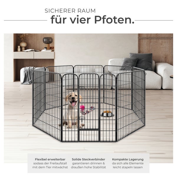 Schwarzes, flexibles Hunde-Laufgitter im Wohnzimmer mit einem Welpen darin, Hundespielzeug und einem Futternapf.