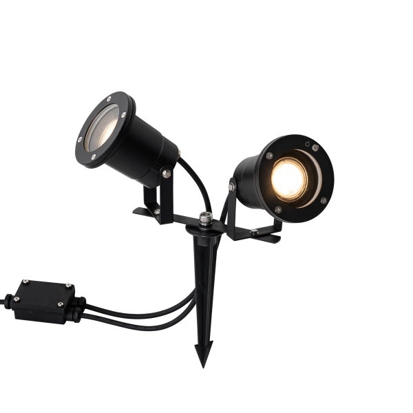 Schwarzer Gartenstrahler 2-flammig mit Erdspieß und Kabelverbindung, beleuchtet.