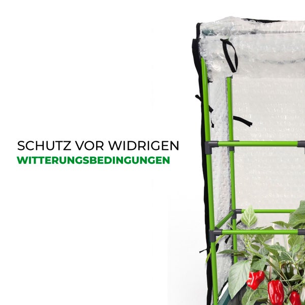Kleingewächshaus mit Luftpolsterfolie zum Schutz von Pflanzen vor widrigen Witterungsbedingungen.