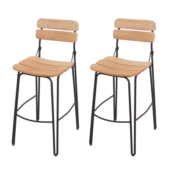 Zwei Barhocker aus Holz mit Metallgestell