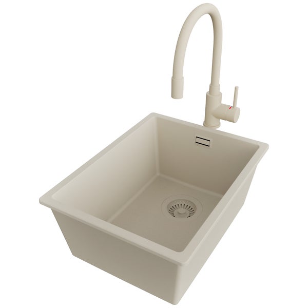 Küchenspüle mit passender Armatur