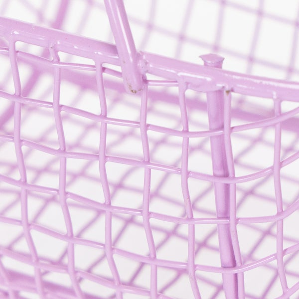 Nahaufnahme eines Drahtkorbs