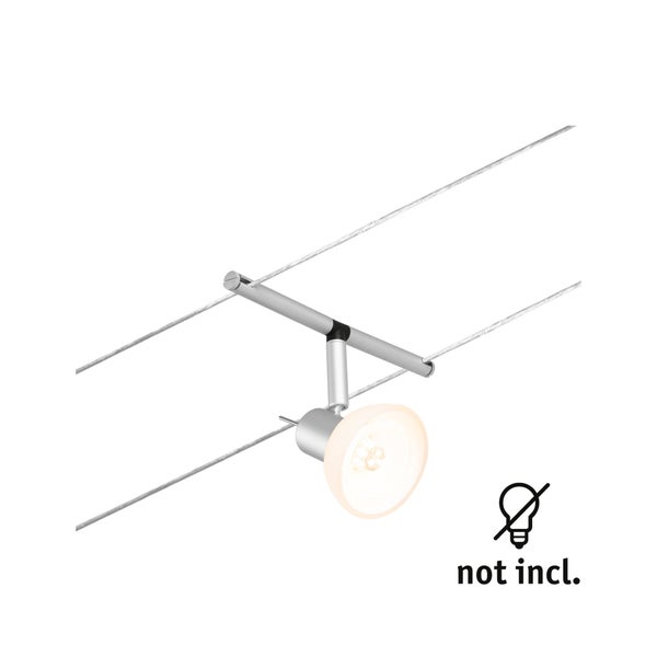 Moderner, hell gestalteter Büroraum mit Schreibtisch, Monitor, Bürostuhl und in die Rasterdecke integrierten quadratischen LED-Panels.