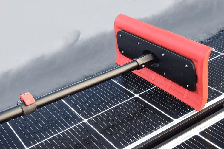 Solarpanel-Reinigungswerkzeug mit Teleskopstiel zum Entfernen von Schnee