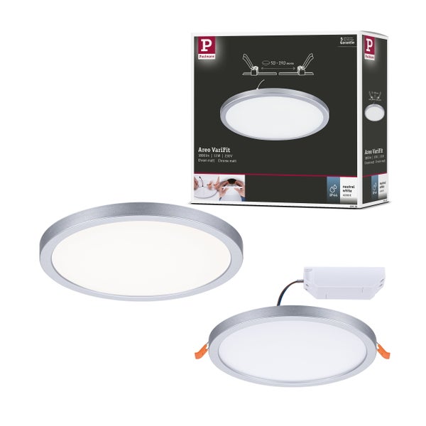 Installation einer LED-Beleuchtung mit verstellbaren Klemmen für verschiedene Lochgrößen und inklusive Transformator für den direkten Anschluss an 230 Volt.