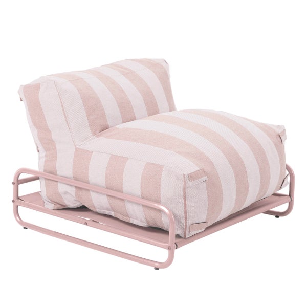 Loungesessel mit rosa-weiß gestreiftem Kissen und rosafarbenem Metallgestell.
