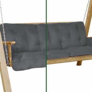 Nahaufnahme einer Hollywoodschaukel aus Holz mit grauen Auflagen und Metallketten.
