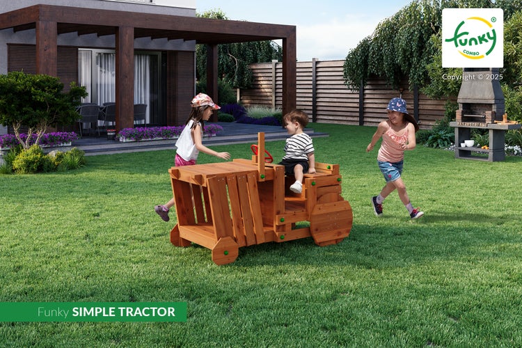 Kinder spielen mit einem hölzernen Spieltraktor Funky SIMPLE TRACTOR auf einem Rasen im Garten.