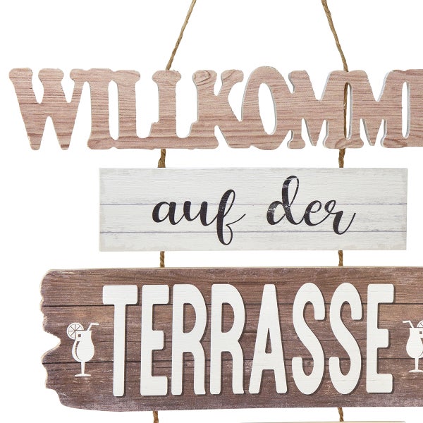 Dekoratives Holzschild mit der Aufschrift Willkommen auf der Terrasse