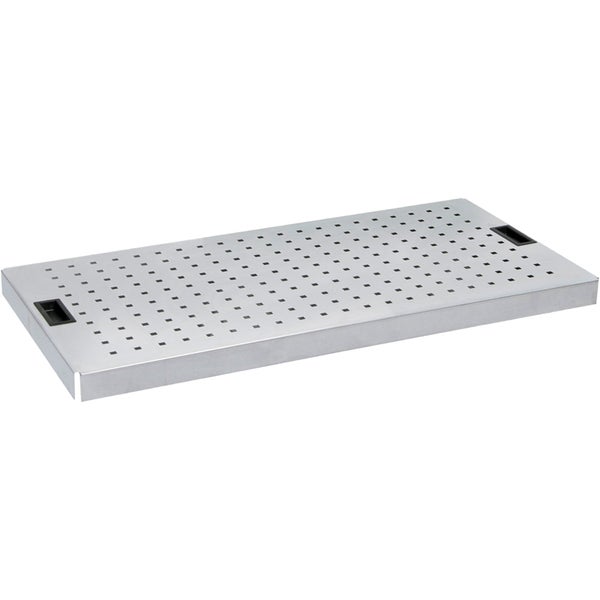 Holzbrikett mit einer Länge von 24 Zentimeter und einem Durchmesser von 8 bis 9 Zentimeter.