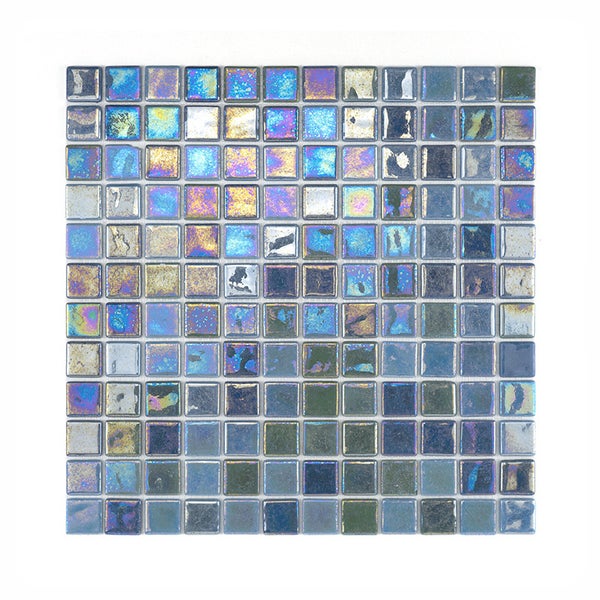 Quadratische Mosaikfliesen auf Netz mit schillernder Oberfläche für Wand und Boden im Innenbereich.