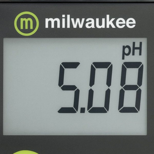 Milwaukee Logo mit pH-Wert Anzeige 5.08