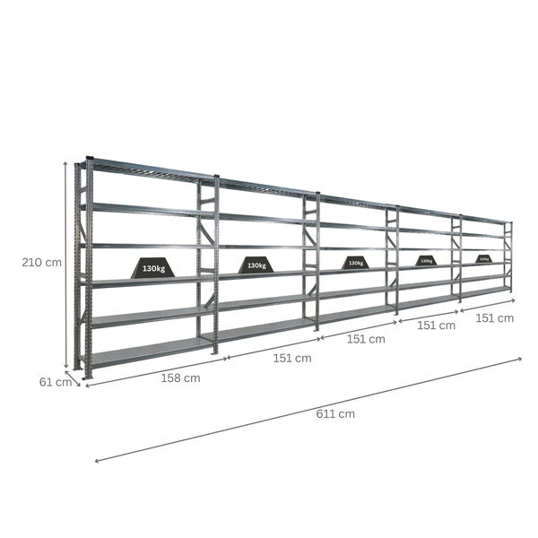 Langes Metallregal mit mehreren Ebenen und Maßangaben