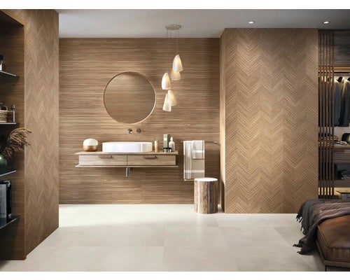 Deckenleuchte mit fünf Leuchten und goldenem Gestell