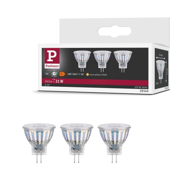 Modernes Bad mit LED Einbauleuchten Nova an der Decke, Badewanne und Dusche, warmweißes Licht und IP44 Schutz gegen Spritzwasser.