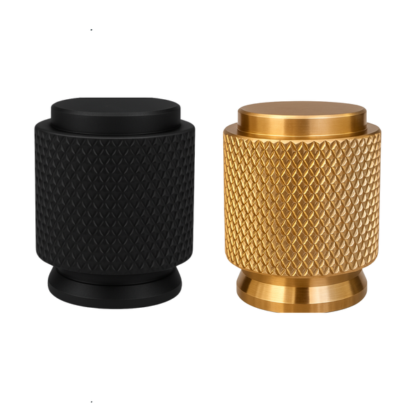 Zwei Möbelknöpfe aus Metall mit gerändelter Oberfläche