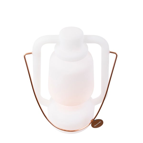 Moderne tragbare LED-Laterne aus Kunststoff mit Metallbügel und Caravanity Logo.