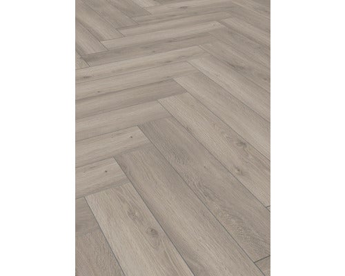 Parkettboden im Fischgrätmuster