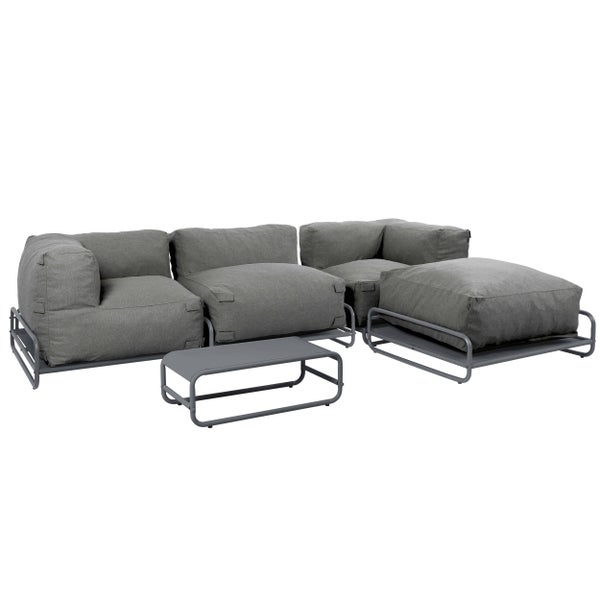 Modulares Loungeset bestehend aus Sofaelementen, einem Hocker und einem Loungetisch mit grauen Polstern und Metallgestell.