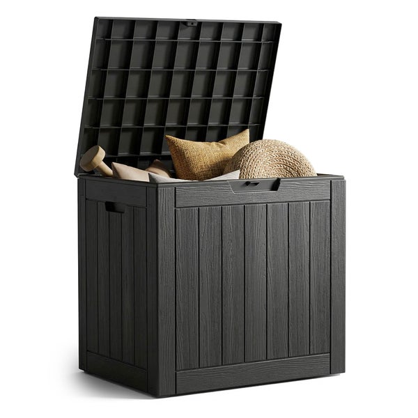 Gartenbox aus Kunststoff in Holzoptik, geöffnet und mit Kissen befüllt.