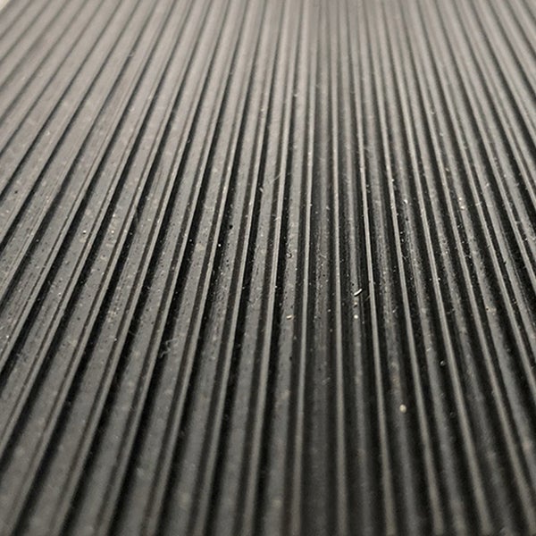 Rote Kunststoff-Einsatzboxen in verschiedenen Größen für Kleinteilemagazine oder Werkzeugkoffer.