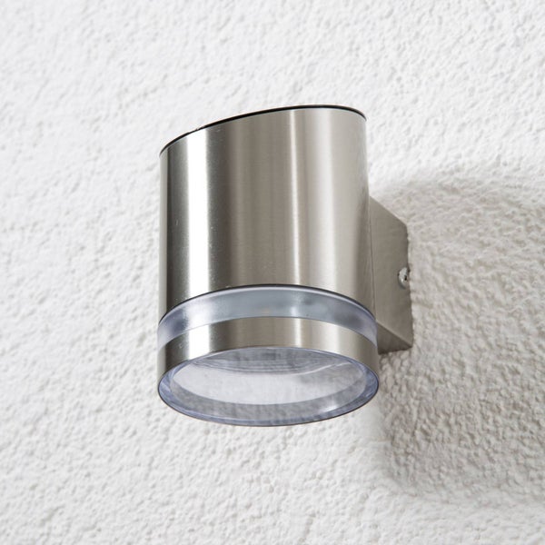 Zylindrische Solar-Wandleuchte aus gebürstetem Edelstahl für den Außenbereich.