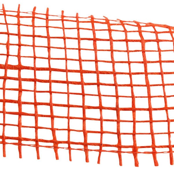 Nahaufnahme eines Bauzauns aus Kunststoff