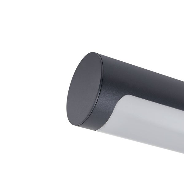 Detailaufnahme einer zylindrischen Außenleuchte mit anthrazitfarbenem Metallgehäuse und weißem Diffusor.