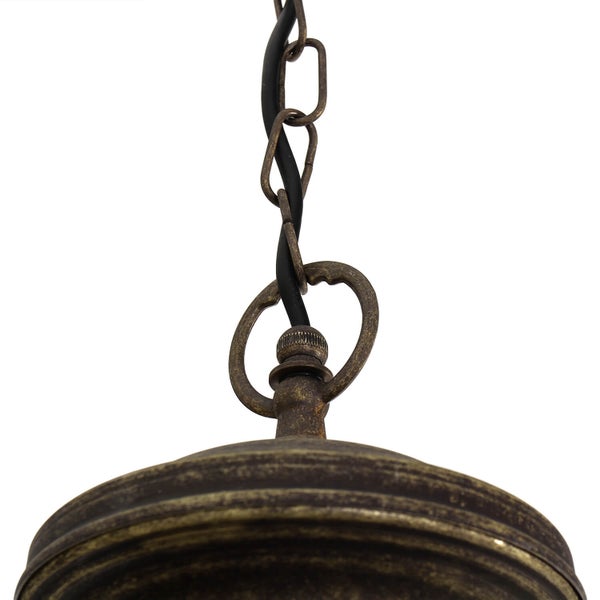 Detailaufnahme einer Hängelampe mit Kette