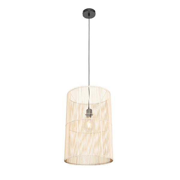 Pendelleuchte mit Lampenschirm aus Rattan