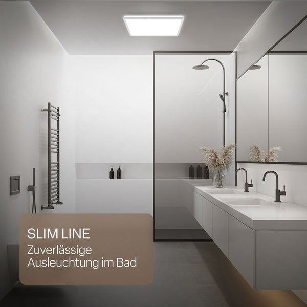 Quadratische LED-Deckenleuchte Slim Line in einem modernen Badezimmer mit Doppelwaschtisch und Dusche.