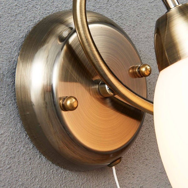 Lindby Wandleuchte, Wandlampe Innen Mael (Retro Vintage Antik) in Bronze aus Glas (1 flammig E14) - Wandstrahler Wandbeleuchtung Schlafzimmer / Wohnzimmer Wohnzimmerleuchte
