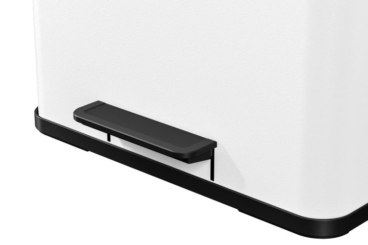 Detailansicht eines Mülleimers mit Fußpedal