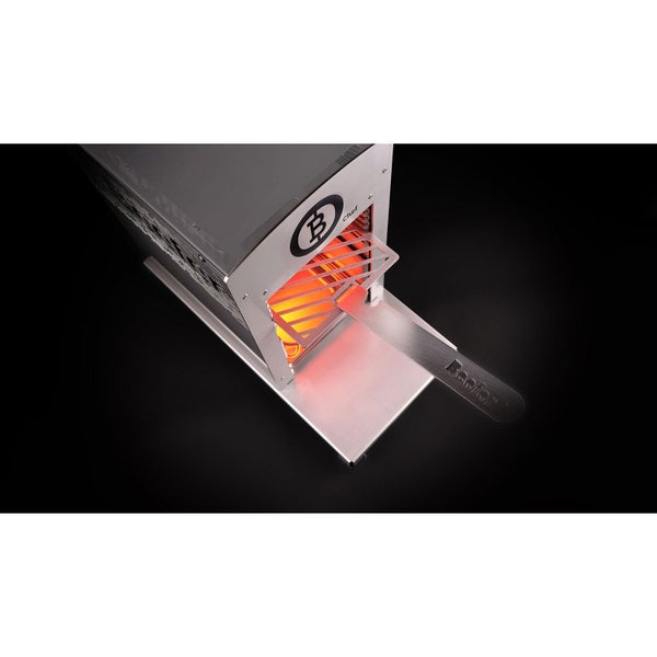 Beefer Hochtemperaturgrill aus Edelstahl mit glühendem Innenraum und Grillrost.