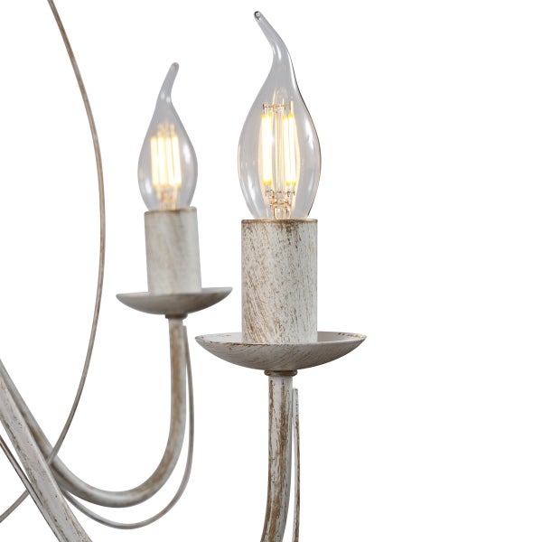 Detailaufnahme einer dekorativen Innenraumleuchte mit zwei Leuchtmitteln im Kerzenstil