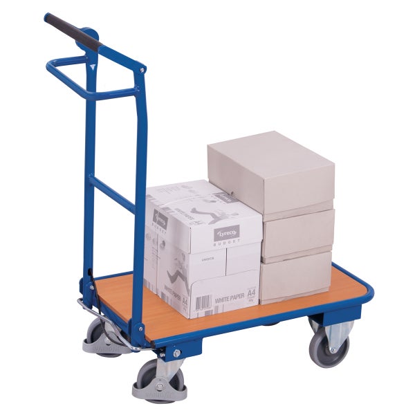 Transportwagen mit Papier und Kartons