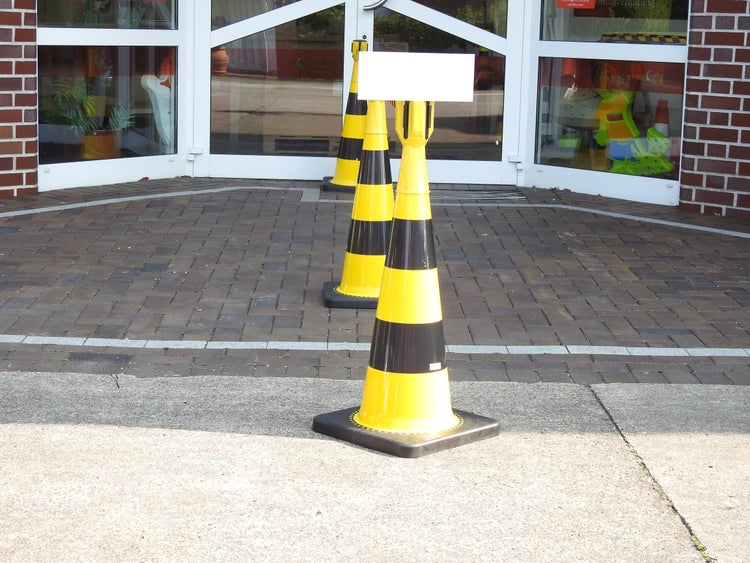 Blumentapete mit floralem Muster