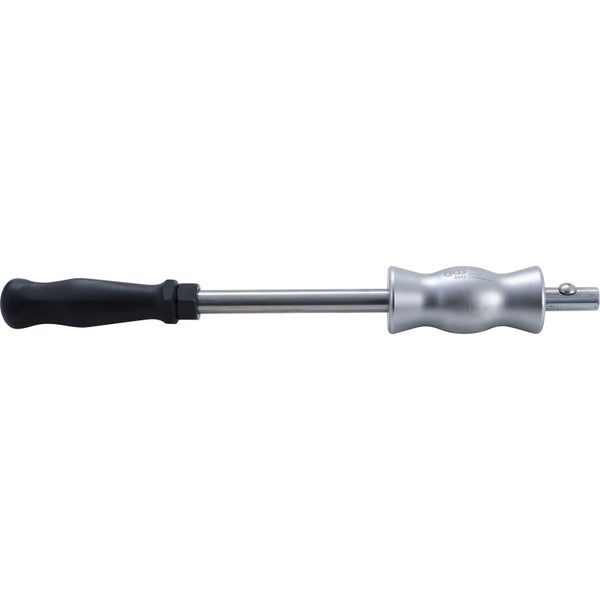 Forstnerbohrer im Einsatz an einem Holzstück.